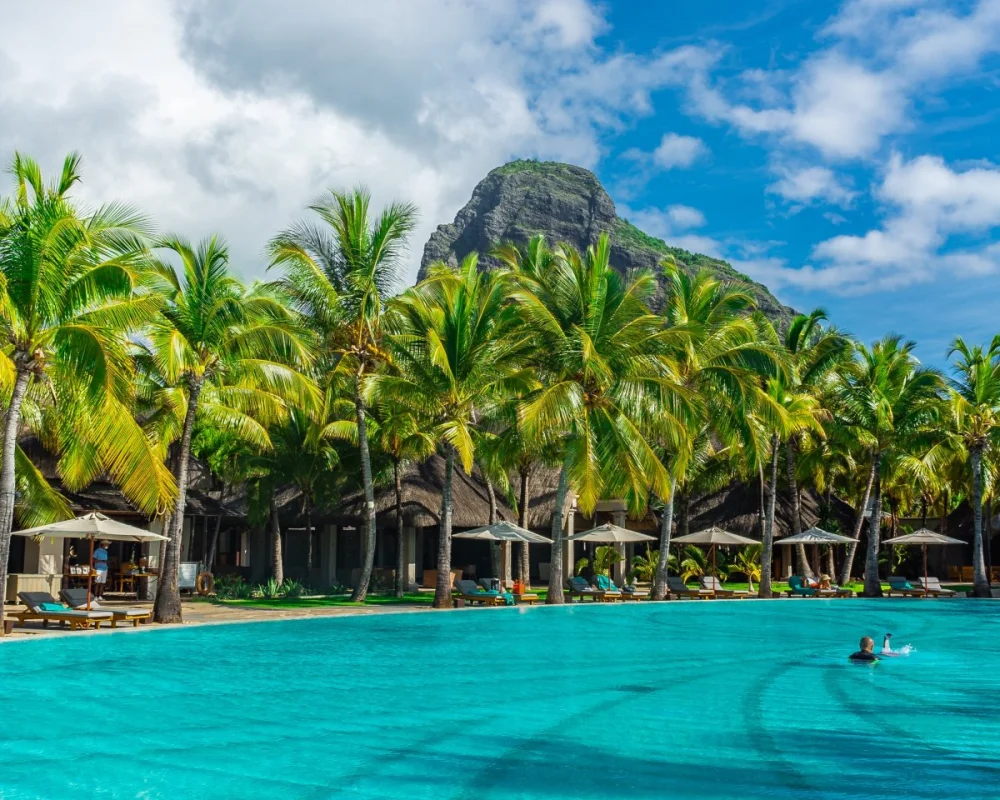 Pool with Le Morne mountain view Heavenly Mauritius